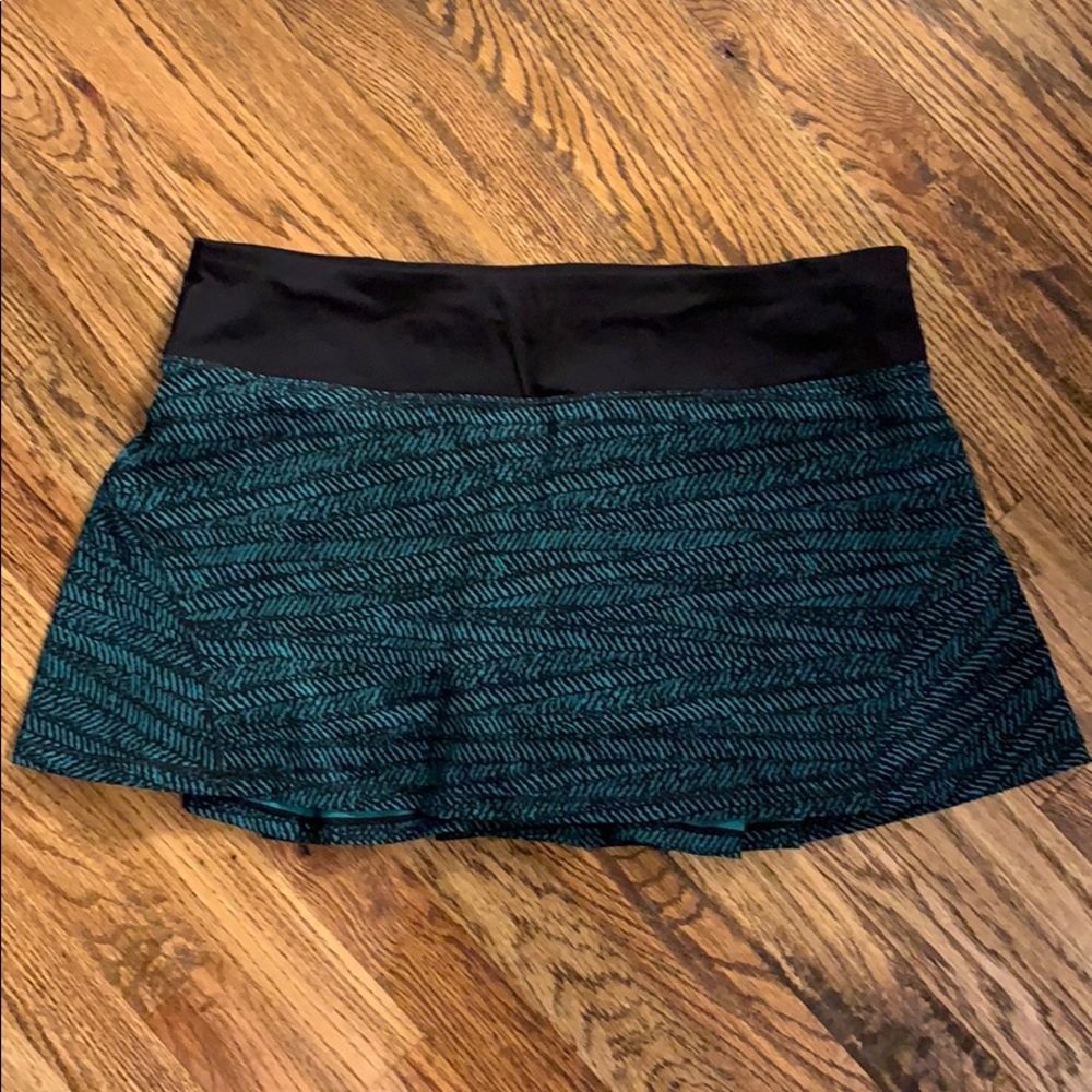 Lululemon size 10 skirt